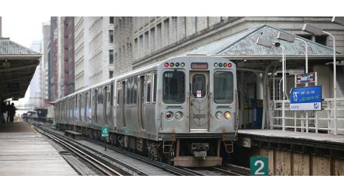 大眾捷運系統的分類主要依載具運量分為高(重)運量、中運量及輕軌三種分類方式。高運量路線列車皆採用鋼輪鋼軌系統，軌距採用標準軌。專用路權與路面交通分開，不與其它路面交通工具共用路面。每小時單方向載客量20,000人次以上。大台北捷運中的淡水信義線、松山新店線、中和新蘆線、板南線，以及桃園機場捷運等皆屬之。【圖:芝加哥地鐵2600列車】