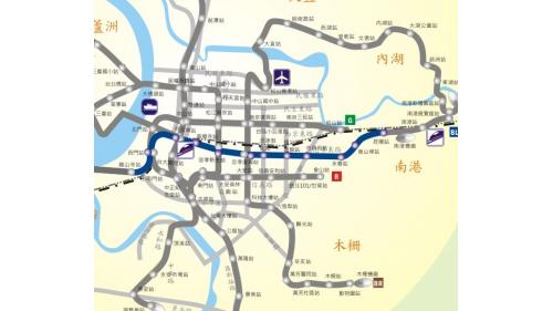 板南線，包括板橋線自龍山寺站至府中站(7.1公里)、南港線自西門站至南港站(11公里)、土城線自府中站至永寧站(5.6公里)東延段(南港站至南港展覽館)路線。【圖南港線】
&nbsp;