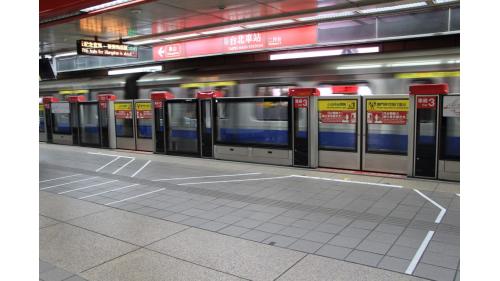 台北捷運淡水信義線台北車站(R10)
&nbsp;