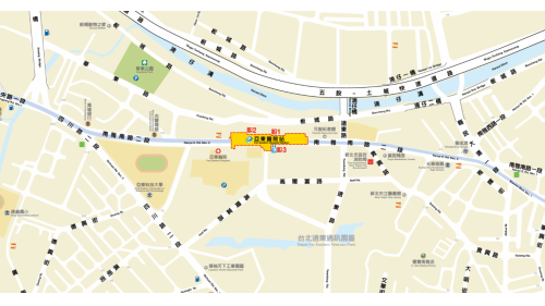亞東醫院站編號為BL05，位於板橋區南雅南路二段，於2006年5月啟用。此外，為避免洪水淹入捷運隧道內，於亞東醫院站隧道開口處，設有全臺第一座昇降式全斷面防洪閘門。
&nbsp;