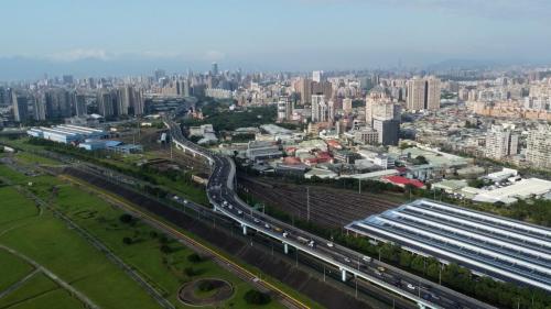 土城機廠位於板橋區大觀路上，為板南線的調度機廠，於2006年5月隨著土城線通車，正式投入維修調度，機廠面積約26.8公頃，主要功能為車輛停駐、清洗、維修保養，以及相關備用品儲存、鏇削車輪等。此外，場內還具有台北捷運目前唯一的三角線軌道設施，列車可藉由三角線，一次可提供三車組調頭。土城機廠出土段設置二座全斷面防水隔艙閘門，以避免發生洪水經由機廠漫進捷運系統之情形。