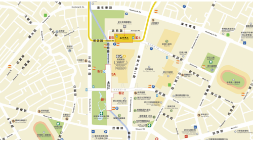 板南線的板橋站為環狀線之轉乘站，環狀線的板橋站編號為Y16，於板南線板橋站轉乘環狀線的旅客，可藉由火車站地下一樓之穿堂層，經新站路地下道通往環狀線站體地下一樓，再搭乘手扶梯或電梯至地上一樓環狀線穿堂層，再搭至地上三樓之月台層刷卡進站。