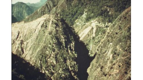 原稱為達見水庫，位於台灣台中市和平區大甲溪上游，即台8線中橫公路62公里處，是隸屬於台灣電力公司的一個高山型水庫。
&nbsp;