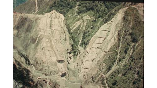 原稱為達見水庫，位於台灣台中市和平區大甲溪上游，即台8線中橫公路62公里處，是隸屬於台灣電力公司的一個高山型水庫。
&nbsp;