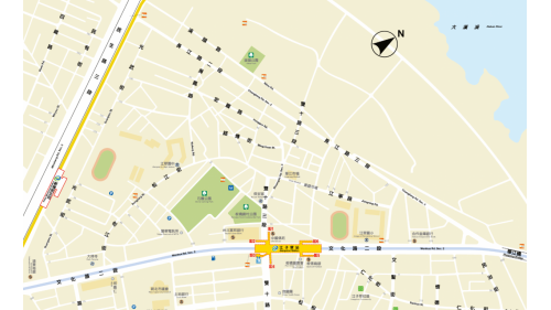 江子翠站編號為BL09，位於板橋區文化路與雙十路交叉口，於2000年8月啟用。為地下二層車站，共設有6處出入口，地下一樓為大廳層，地下二樓為月台層，設有島式月台，為半高式月台門。
&nbsp;