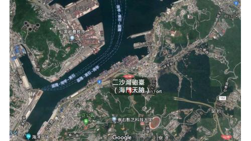 清法戰爭後，劉銘傳鑑於二沙灣砲台乃基隆港要津，約1885年於二沙灣海濱之山上構築新式砲台