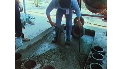 &nbsp;         混凝土的工作度通常以坍度試驗做測試，分3層將試樣填入模內。