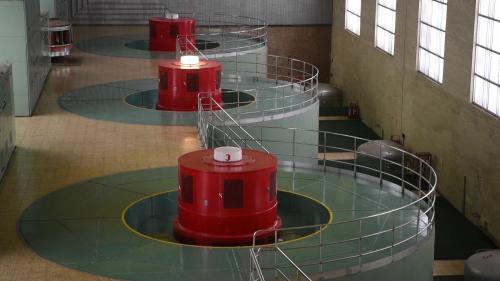 啟用年份為1974年，有效落差為143.1公尺，總出力234MW(78.0MWx3)。
&nbsp;