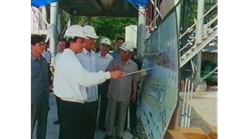 &nbsp;         坪林隧道施工期間李前總統關心6年國建計畫，曾親臨工地巡視。