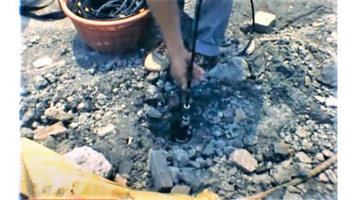 &nbsp;為防患基地四周建築物及道路沉陷情形，設置地下水位觀測計、傾斜變位觀測孔、振動旋式應變機、電桿荷重計、呈現測點及隆起測點等各種監測控制系統，做最嚴密的觀測