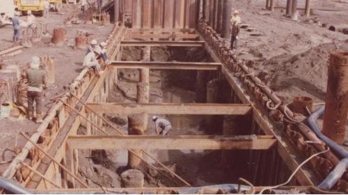 &nbsp;1979年榮工處進行機組冷卻水使用的進、出水口與暗渠開挖。
