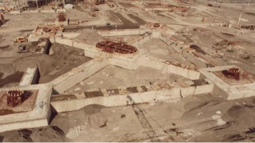&nbsp;1980年榮工處進行煙囪塔及機組鋼架吊裝。