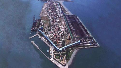 &nbsp;1982年完成卸煤碼頭與外海棧橋，由於興達發電廠初期土地面積有限，露天煤場面積較小，機組使用的煤炭進口後，主要儲存於大林發電廠，部份則透過轉運碼頭，運送至興達發電廠。