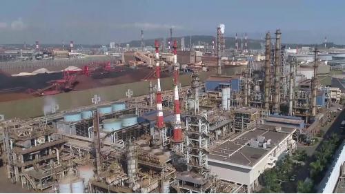 &nbsp;中鋼公司是臺灣最大的鋼鐵企業，為十大建設的重要項目之一，由中華民國政府出資成立，現為民營企業。