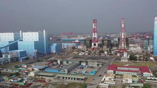 &nbsp;大林火力發電廠為一座位於臺灣高雄市小港區的火力發電廠，由台灣電力公司營運，全名為台灣電力股份有限公司大林發電廠，附近有中油大林煉油廠、中國鋼鐵及台灣造船公司等公司。以煤及天然氣為燃料，總裝置容量為265萬瓩。