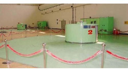 馬鞍電廠設置有兩部豎軸法蘭西斯式水輪發電機組，分別於1998年7月及9月啟用，每部設計流量為每秒72.25 立方公尺，設計水頭為 106 公尺。總裝置容量達133.47MW，年發電量約 4 億度。
&nbsp;