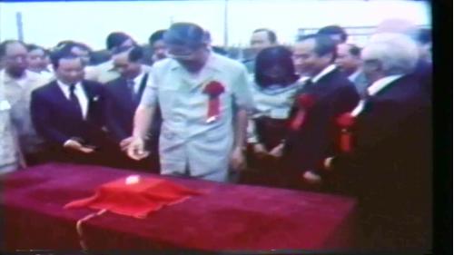 1984年5月1號，旗津居民興高采烈的前來參觀，高雄港過港隧道的通車典禮，這項通車典禮由李副總統登輝先生主持。
&nbsp;