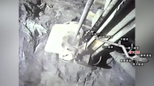 &nbsp;         在地下開挖這麼大的斷面，岩盤中空會產生很大的側向壓力，基於安全考量，在每一分層開挖完成時，隨即打設預力鋼鍵，將側壁岩盤鎖住，以避免造成崩落。