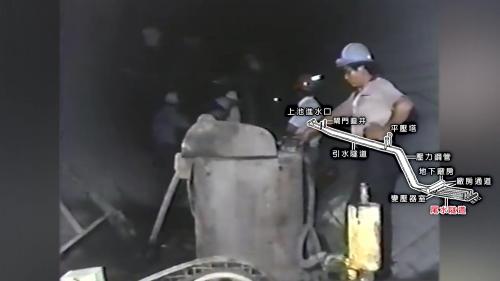 &nbsp;         當尾水隧道襯砌完成，養生也達到足夠強度即實施灌漿工作，漿液自預留在襯砌壁上的灌漿孔灌入，填充於背後的岩石中凝固，更加鞏固尾水隧道。
