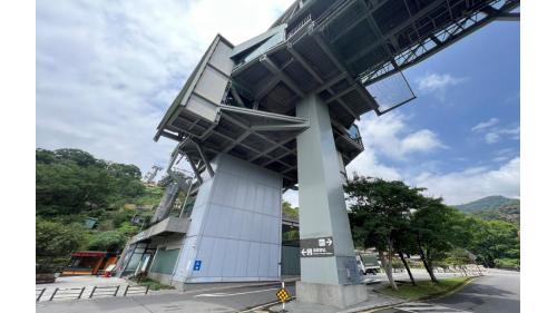 指南宮站位於指南宮後山停車場。
&nbsp;