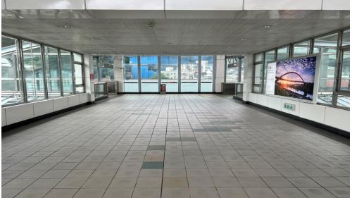 劍南路站位於北安路上，副站名美麗華，於2009年隨著內湖線通車，劍南路站站體為高架四層車站，共設3處出入口，二樓為一夾層，三樓為大廳層及月台層，四樓為天橋層，設有月台連絡天橋，可供民眾選擇搭乘方向，劍南路站設有兩座側式月台及全高式月台門。