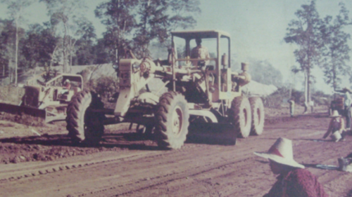 &nbsp;榮工處1974年曾一度退出泰國工程市場，至1984年才重回泰國工程市場，由承辦道路工程轉移到承辦浚渫、港灣，並進而成立榮泰國際公司，尋求與當地實力雄厚的對象合作，進入泰國營建工程市場。