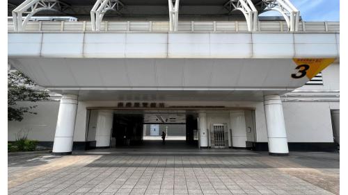 南港展覽館站於2009年7月通車啟用。南港展覽館站為目前台北捷運東側最重要之轉運站，同時也是台北捷運系統唯一雙路線端點車站，車站外設有南港展覽館，館內不定期設有各式展覽、活動等等。【圖/南港路一段（南港路北側，經貿一路口)】