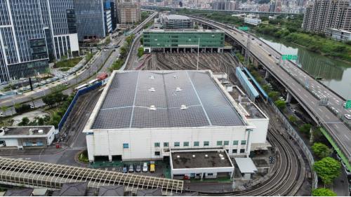 內湖機廠為文湖線的主要機廠，位在台北市南港區經貿一路，於2009年7月4日隨著內湖線通車而正式投入調度，機廠全長約600公尺、寬約120公尺，面積約為7.11公頃，廠內設有13條停車軌及1條修理用軌等，可容納13輛列車。機廠主要功能以維修保養內湖線之車輛，設施設有維修工廠、儲車大樓、行控中心、機電站、列車清洗區、底盤清洗房及主變電站等。