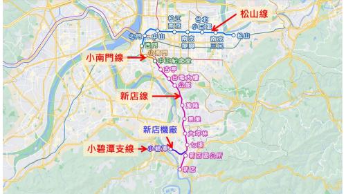 松山新店線路線代號為G，代表色為綠色，於1998年12月中正紀念堂站至古亭站路段正式通車啟用，2014年全線完工啟用，起於新店站，訖於松山車站，全線採用傳統鋼輪鋼軌高運量捷運系統，軌距為1,435公釐，建設長度為21.3公里，營運長度為21.3公里。松山新店線以西門站與中正紀念堂站作為分界，分為新店線、小南門線及松山線，另於七張站設有一小碧潭支線。
&nbsp;