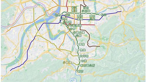 松山新店線路線代號為G，代表色為綠色，松山新店線全線除小碧潭支線為高架路線外，皆為地下路線，沿線共設有20座車站及1座新店機廠。松山新店線是台北捷運系統中，唯一一條與所有營運路線皆能站內轉乘之路線。
&nbsp;