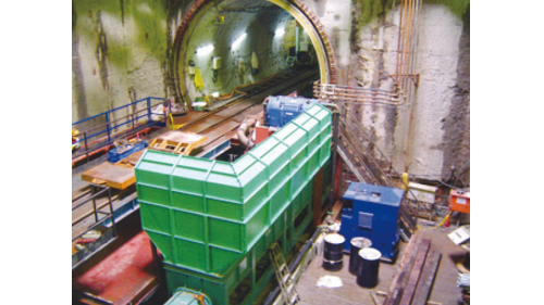 &nbsp;新莊線台北市段長約7公里，於2001年6月動工，2010年11月3日完成第一階段通車，2012年9月30日全線通車，沿線共設7座車站。台北市段工程因需避開地下四條潛盾隧道及一條共同管道隧道，需在有限的空間彎曲交錯，以避免造成完成後的隧道被破壞及沉陷等問題。【圖/潛盾機隧道轉換】