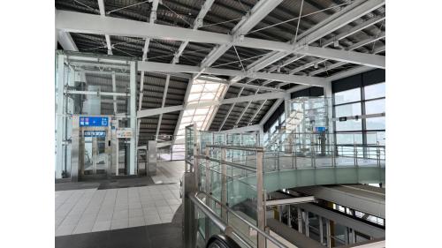 &nbsp;中和新蘆線景安站位於景平路，於1998年12月啟用。景安站為地上及地下各六層之車站，地上三樓為連通層，地上五樓為環狀線大廳層及月台層，地上六樓為天橋層。