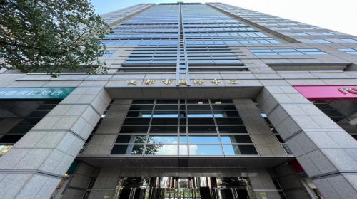 &nbsp;古亭站位於羅斯福路二段，為松山新店線之轉乘站，中和新蘆線編號O05，於2012年9月啟用；松山新店線編號為G09，於1998年12月啟用。附近有大都市國際中心及國立師範大學。