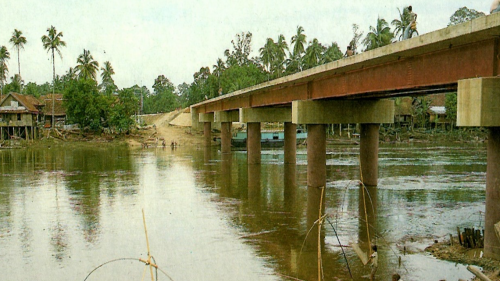 &nbsp;巴塘哈里橋位於蘇門答臘占碑省（Jambi）的巴塘哈里河上（Batang Hari River），由榮工處興建，是整座島上縱貫公路的重要跨河橋梁。
