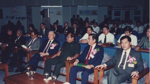 &nbsp;榮工處與大馬集團聯合投資開發泗水榮馬工業園區，於1989年9月26日在印尼工業部部長的見證下簽屬備忘錄，分三期開發，開發總面積約203公頃，除公共設施、道路、排水、綠地外，實際設廠土地約130公頃。