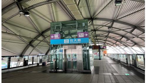 桃園機場捷運台北車站編號為A1，站體位在鄭州路上，於2017年3月啟用，機場捷運台北車站為地下三層車站，設有7處出入口，地下一樓為預辦登機層，設有自助預辦登機及行李託運機，地下二樓為大廳層，地下三樓為月台層，設有兩座島式月台及全高式月台門，本站停靠直達車及普通車。
