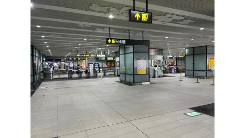 &nbsp;環北站為地下二層車站，設有1處出入口，地下一樓為大廳層，地下二樓為月台層，設有一島式月台及全高式月台門，本站僅停靠普通車。&nbsp;