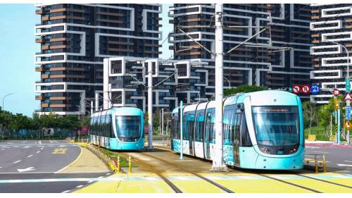 &nbsp;全國第一列國車國造之輕軌列車為淡海輕軌列車，其與安坑輕軌列車均由台灣車輛股份有限公司與德國福依特公司(Voith Engineering Services)跨國合作，從設計、製造到測試，全車在台灣完成。外型是以海為意象的流線型設計，車身彩繪的水藍色代表淡水河清流，白色象徵水面映射之日光，兩者交接處的漸層，就像是淡水河面波光粼粼，同時穿插一絲綠意，象徵觀音山倒影；車廂內外採水藍色系設計，搭配大型觀景車窗，淡水美景一覽無遺。每列輕軌車均由5節車廂組成，屬於輕運量有人駕駛的100%低底盤列車