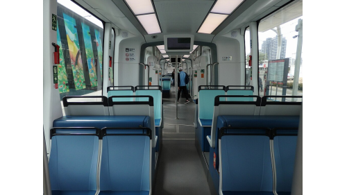 &nbsp;全國第一列國車國造之輕軌列車為淡海輕軌列車，其與安坑輕軌列車均由台灣車輛股份有限公司與德國福依特公司(Voith Engineering Services)跨國合作，從設計、製造到測試，全車在台灣完成。外型是以海為意象的流線型設計，車身彩繪的水藍色代表淡水河清流，白色象徵水面映射之日光，兩者交接處的漸層，就像是淡水河面波光粼粼，同時穿插一絲綠意，象徵觀音山倒影；車廂內外採水藍色系設計，搭配大型觀景車窗，淡水美景一覽無遺。每列輕軌車均由5節車廂組成，屬於輕運量有人駕駛的100%低底盤列車。