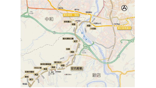 &nbsp;安坑輕軌起自雙城站(K01)、玫瑰中國城站(K02)、台北小城站(K03)、耕莘安坑院區站(K04)、景文科大站(K05)、安康站(K06)、陽光運動公園站(K07)、新和國小站(K08)，迄於十四張站(K09)，也是安坑輕軌中唯一轉乘站，為環狀線之轉乘站。