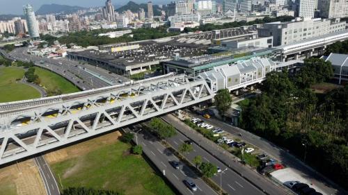 &nbsp;十四張站編號為K09，位於民權路上。本站為安坑輕軌之端點站，也是環狀線之轉乘站。十四張站為高架段車站，為一座島式無閘門式車站，是安坑輕軌中唯一設置詢問處及廁所設施之車站。