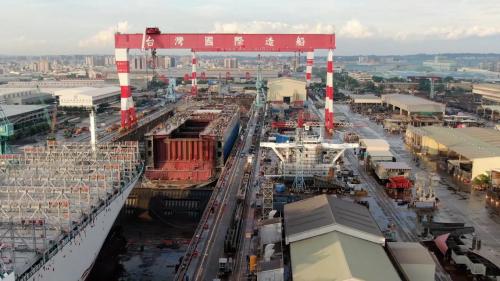 中國造船廠坐落於高雄市小港區臨海工業區內，為十大建設中第一個完成的重要建設。2007年更名為「台灣國際造船股份有限公司」，肩負著航運、貿易、國防、工業發展等多項國家重要任務。中國造船公司-高雄總廠占地九十三公頃，地址原為臨海魚塭和甘蔗農田，此工程是由榮工處和日本鹿島建設公司合營承辦，目的為興建一座百萬載重噸的乾船塢。