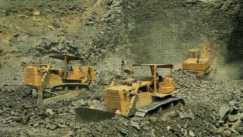 水里玉山線橫貫公路工程榮工處自1984年3月開工至1987年竣工。是自南投縣水里崁頂起，再經日月潭公路分支至玉山下的62.5公里處，與嘉義玉山線會合，並在八通關附近，再與阿里山線銜接，全長62.5公里。【圖/新中橫路基開挖】