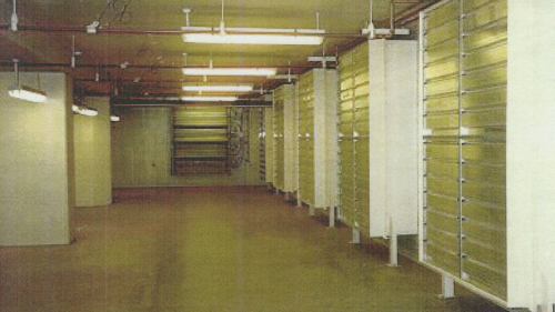 泰府地下指揮部工程極具機密性、複雜性及技術性，由於榮工與其他團隊團結合作，於1991年順利如期如質的完成，CRSS及M&E特函表揚，並致感謝之忱。 【圖/電動百葉：管控通調系統回風量】