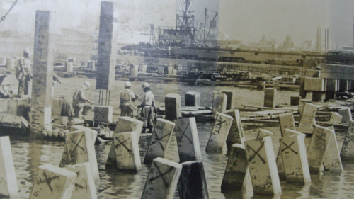 榮工處沙烏地辦事處設於吉達，自1975年到1981年代，榮工處曾在吉達海港地區承辦3項重要工程，一為吉達軍港離岸工程；二為吉達軍港岸上設施第2期工程，三為吉達海港第2期碼頭設施浚渫工程。【圖/沙烏地吉達軍港施工】