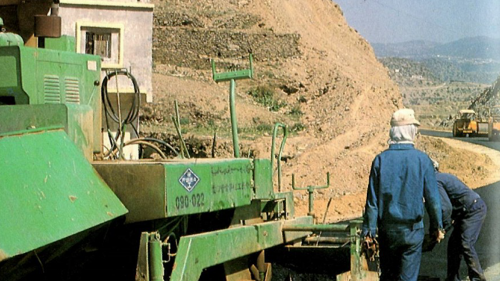 榮工處於1981年4月承接巴哈36A公路，全長61.63公里。沙烏地風光秀麗的巴哈公路，座落在晨霧籠罩下的巴哈工區，該區有如彩虹般的炫麗，彷彿是人間仙境，不見巴哈真面目，只緣身在此山中。