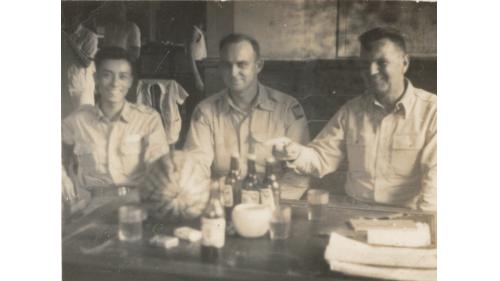 &nbsp;1952-1953年，嚴孝章先生赴美國工兵學校深造。