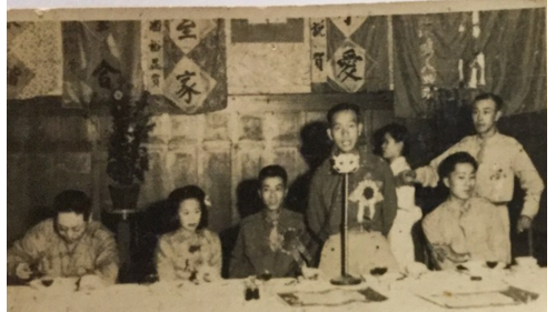&nbsp;1947年8月19日，嚴孝章先生與黃兆熊之女黃佩蓉在長春鐵路賓館結婚。