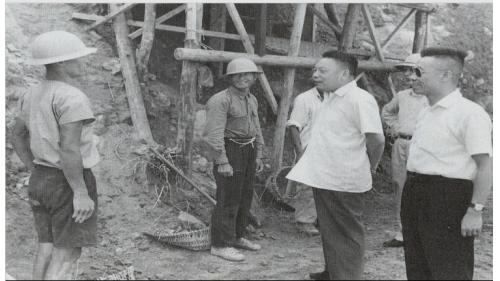 &nbsp;1959年六月奉派任榮民工程管理處處長，在職達廿七年又兩個月之久。榮工處在他的領導下，由無變有，由小變大，成為台灣營建界的龍頭，並進軍國際營建市場，使榮工處躋身世界一百大之列。