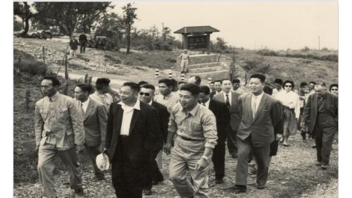 &nbsp;1959年六月奉派任榮民工程管理處處長，在職達廿七年又兩個月之久。榮工處在他的領導下，由無變有，由小變大，成為台灣營建界的龍頭，並進軍國際營建市場，使榮工處躋身世界一百大之列。